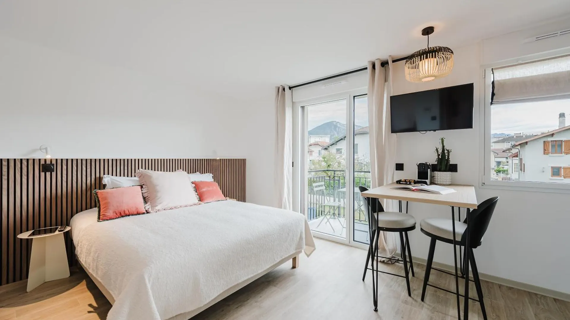 Appart Hotel Neostelia Annecy 0*,  France