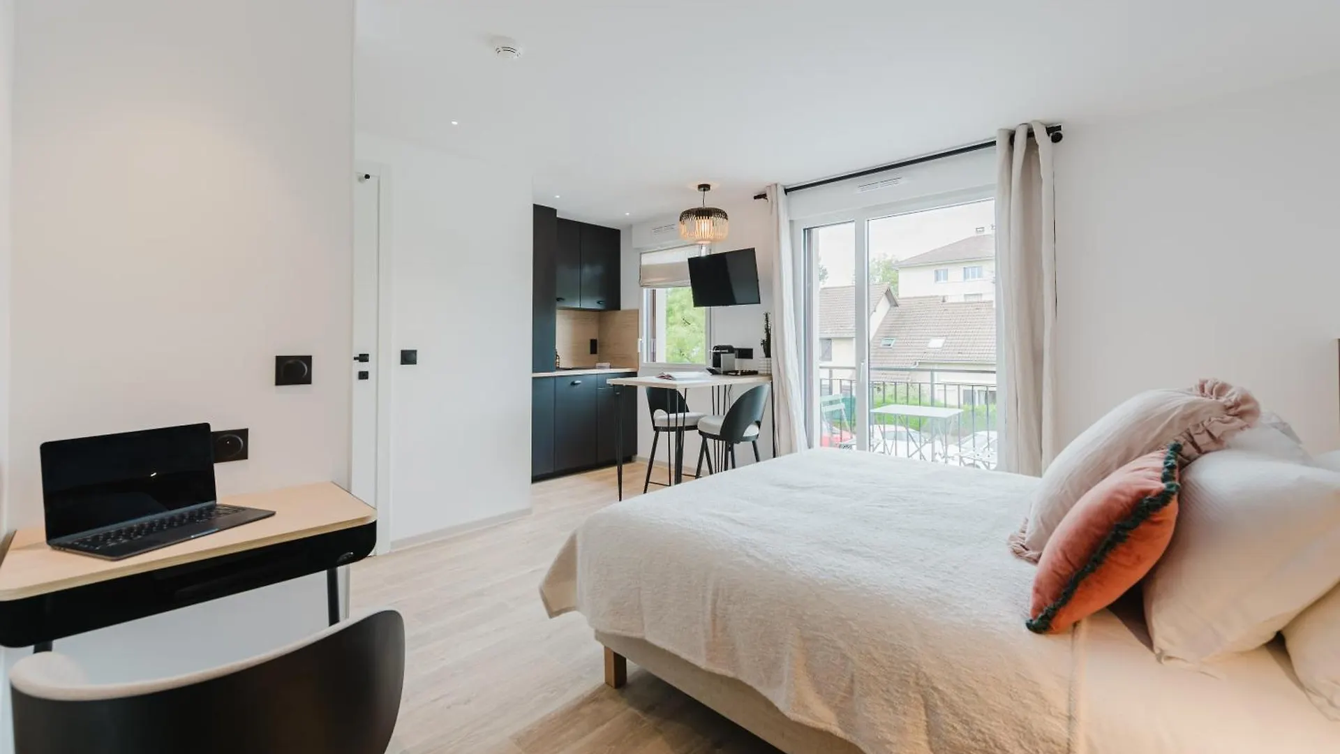 Appart Hotel Neostelia Annecy France