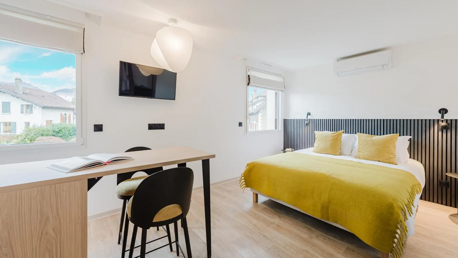 Appart Hotel Neostelia Annecy 0*,  France
