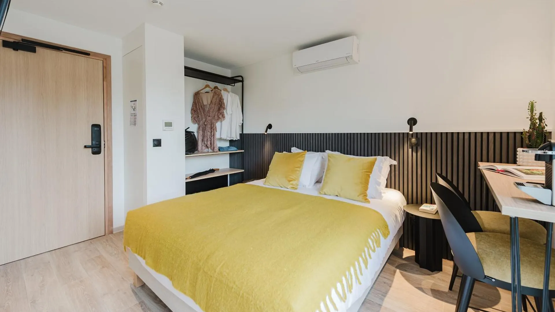 Appart Hotel Neostelia Annecy 0*,  France