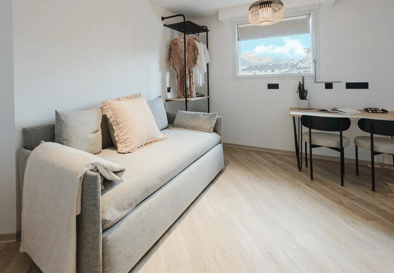 Appart Hotel Neostelia Annecy 0*,