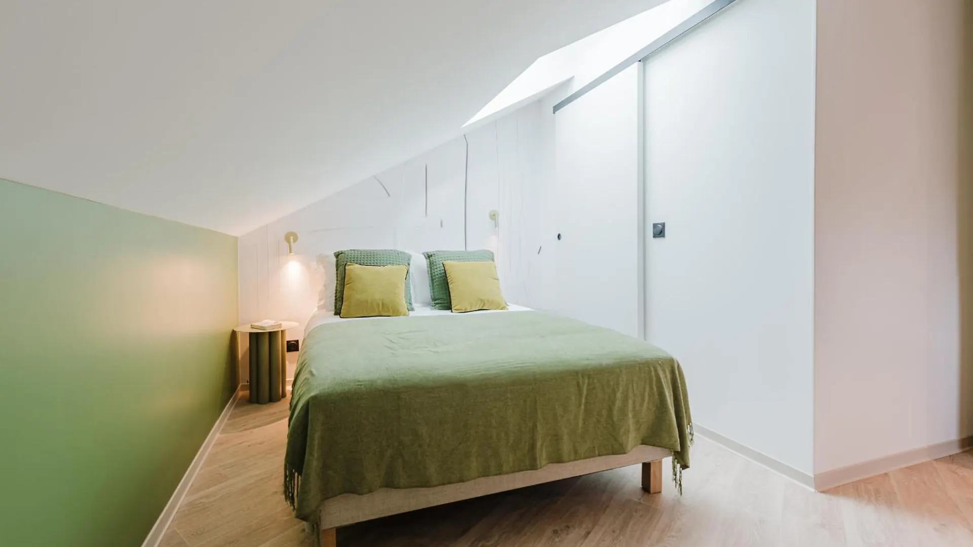 Appart Hotel Neostelia Annecy 0*,